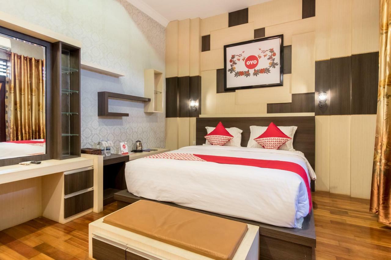 Oyo 619 Naufal Syariah Hotel 2*